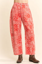 Load image into Gallery viewer, Davi &amp; Dani - BANDANA PRINTJEANS  Ship 9/28/29
