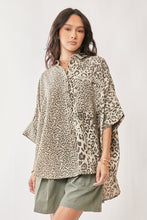 Load image into Gallery viewer, Davi &amp; Dani - Animal Printed Ribbon Ruffle Sleeve Shirt Top
