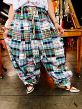 Load image into Gallery viewer, Indi &amp; Sai - Plaid Balloon Pant
