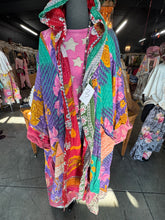 Load image into Gallery viewer, Indi And Sai - Hoodie Kantha Long Duster
