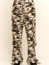 Load image into Gallery viewer, Davi &amp; Dani - Camouflage French Terry Cargo Pockets Pants
