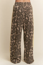 Load image into Gallery viewer, Leopard Print Solid Stripe Wide Leg Bottoms
