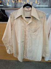 Load image into Gallery viewer, HC - New Back Pleated Point Collar Shirt- White
