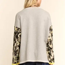 Load image into Gallery viewer, Davi &amp; Dani - Rhinestones Knit Jacquard Sleeves Pullover Top
