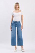 Load image into Gallery viewer, Vervet - Hannah Favorite Jeans
