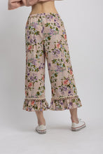 Load image into Gallery viewer, Ruffle Hem Midi Pants
