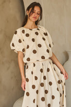 Load image into Gallery viewer, Voluminous Polka Dot Blouse
