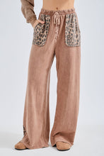 Load image into Gallery viewer, Mineralwashed Leopard Print Pocket Side Trim Pants
