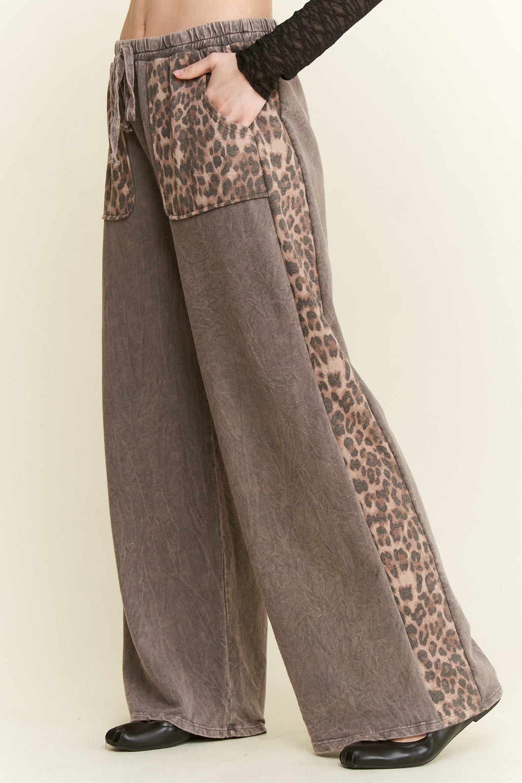 Mineralwashed Leopard Print Pocket Side Trim Pants
