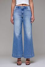 Load image into Gallery viewer, Hidden Jeans - Light Wash Stretch Star Fashion Comfort Flare
