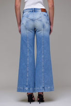 Load image into Gallery viewer, Hidden Jeans - Light Wash Stretch Star Fashion Comfort Flare
