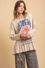 Load image into Gallery viewer, Bluevelvet - Vintage Flour Sack Print Ruffled Top
