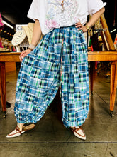 Load image into Gallery viewer, Indi &amp; Sai - Plaid Balloon Pant
