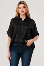 Load image into Gallery viewer, Short Sleeve Collared Button Down Metallic Top

