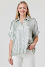 Load image into Gallery viewer, Pixi + Ivy - Short Sleeve Collared Button Down Metallic Top - Sage
