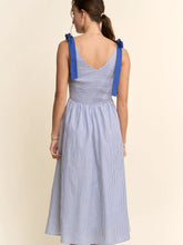 Load image into Gallery viewer, Davi &amp; Dani - Stripe Blocked Tie Straps Midi Dress
