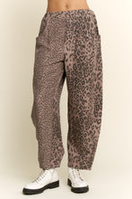 Load image into Gallery viewer, Davi &amp; Dani - Leopard Elastic Waist Barrel Pants
