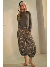 Load image into Gallery viewer, Oddi - Acid Washed Camo Print Cropped Jogger Pants
