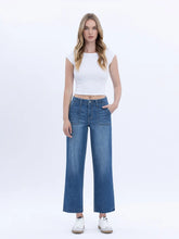 Load image into Gallery viewer, Lovervet - High Rise Crop Utility Pocket Straight Jeans

