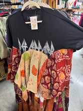 Load image into Gallery viewer, Indi and Sai - Upcycel Kantha Band Tee One OF The Kind
