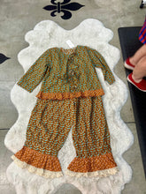 Load image into Gallery viewer, I Love Linen - Rust/Sage/Orange Top
