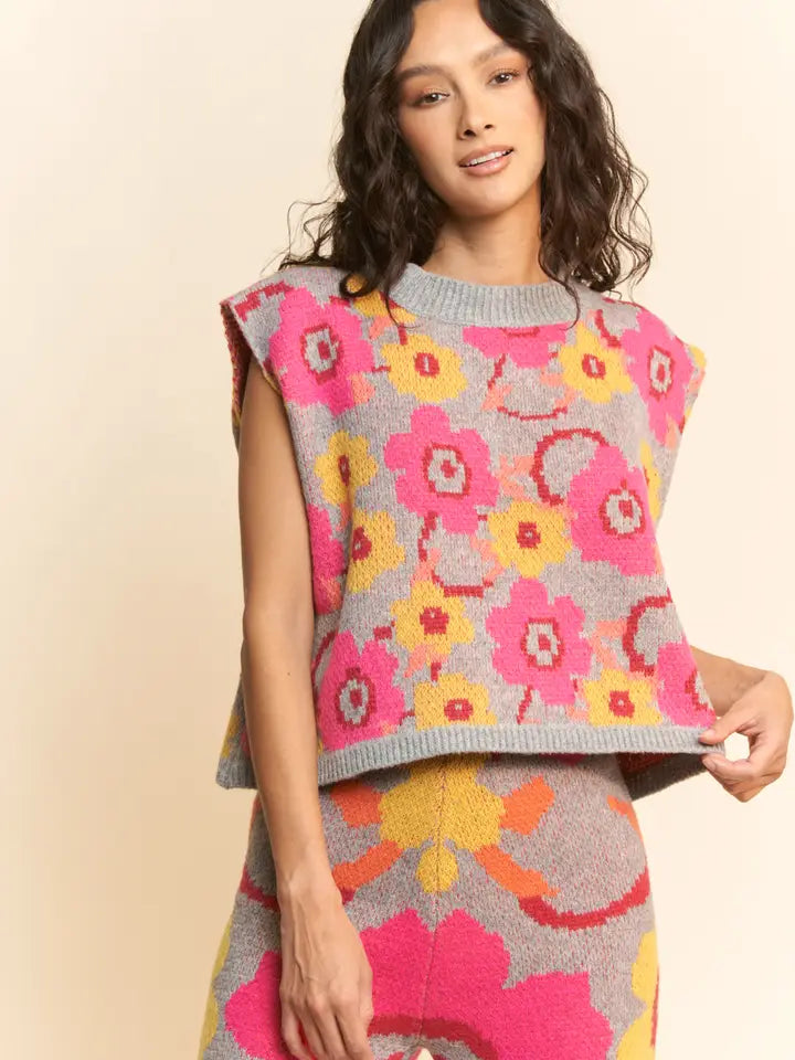 Davi & Dani - Sleeveless Knit Floral Ribbed Sweater Top