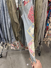 Load image into Gallery viewer, A Rare Bird - Hanky Jeans
