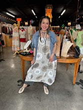 Load image into Gallery viewer, Camille &amp; Company - Linen Jumper
