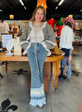 Load image into Gallery viewer, Bluevelvet - LEOPARD PRINT FRONT TIE JACKET
