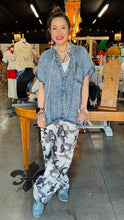 Load image into Gallery viewer, Camo Harem Pants
