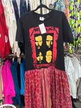Load image into Gallery viewer, Indi and Sai - Upcycle Kantha Band Tee One OF The Kind
