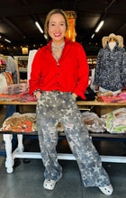 Load image into Gallery viewer, HC - Sweet Roxy Point Collar Shirt Red
