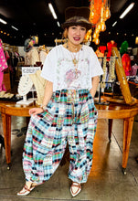 Load image into Gallery viewer, Indi &amp; Sai - Plaid Balloon Pant
