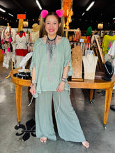 Load image into Gallery viewer, Karamel Collection - Loose Top Linen - Sage Green
