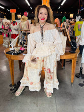 Load image into Gallery viewer, HCWL Frill On / Off Shoulder Top
