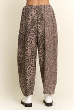Load image into Gallery viewer, Davi &amp; Dani - Leopard Elastic Waist Barrel Pants
