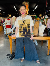 Load image into Gallery viewer, I Love Linen - Pearl Hart Tee
