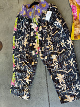 Load image into Gallery viewer, Indi And Sai - Smookwaist Kantha Pants
