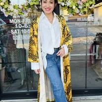 Load image into Gallery viewer, HC - Sassy Long Velvet Duster - Gold
