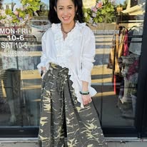 Load image into Gallery viewer, A Rare Bird - White Ruffle Top
