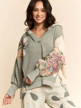 Load image into Gallery viewer, Davi  &amp; Dani - Soft Waffle Knit Flower Patchwork Hoodie Top
