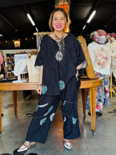 Load image into Gallery viewer, I Love Linen - Harem Pants Concho Print
