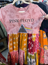 Load image into Gallery viewer, Indi and Sai - Upcycel Kantha Band Tee One OF The Kind

