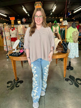 Load image into Gallery viewer, Zenana - Woven Airflow V-neck Puff Half Sleeve Top
