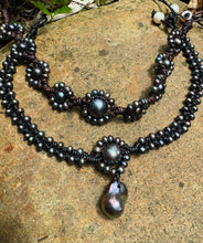 Load image into Gallery viewer, HC - Nine Sunflower Choker Black Pearl 16"-18"
