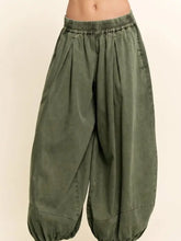 Load image into Gallery viewer, Davi &amp; Dani - Washed Pleated Elastic Waist Balloon Pants
