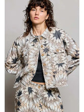Load image into Gallery viewer, Pol - Geometric Star Wide Long Sleeve Quilted Stitch Woven Jacket
