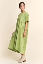 Load image into Gallery viewer, Davi &amp; Dani - Garment Washed Pleated Back Midi Dress
