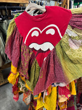 Load image into Gallery viewer, Indi and Sai - Upcycel Kantha Band Tee One OF The Kind
