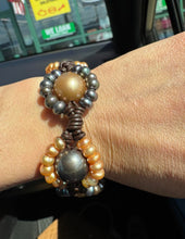 Load image into Gallery viewer, HC - Sunshine Gold/Black Pearls Bracelet
